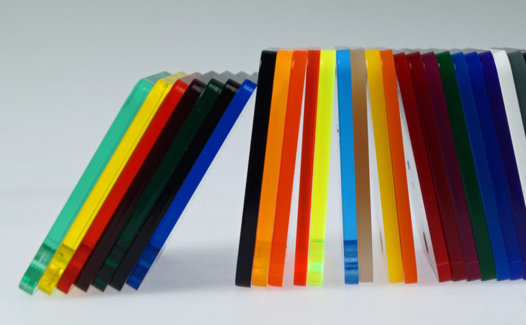 Lire la suite à propos de l’article [LASER] Catalogue de Matières à graver : PMMA