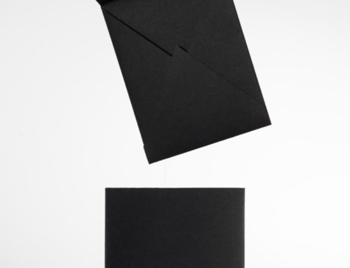 Enveloppes luxe portait patte pointu format sur mesure – Marquage à chaud traditionnel Or brillant – Découpe à la forme – Sirio color black 140g