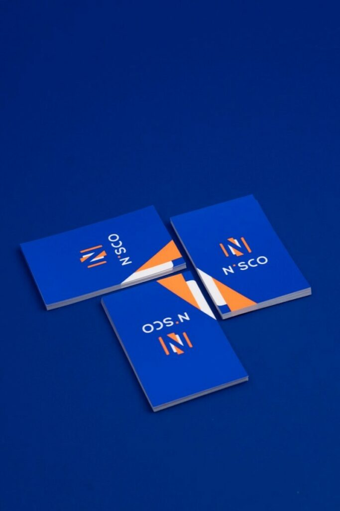 Cartes de visite Pantone Fluo Orange 804C et Bleu Reflex et QR code – couché mat 350gr/m2