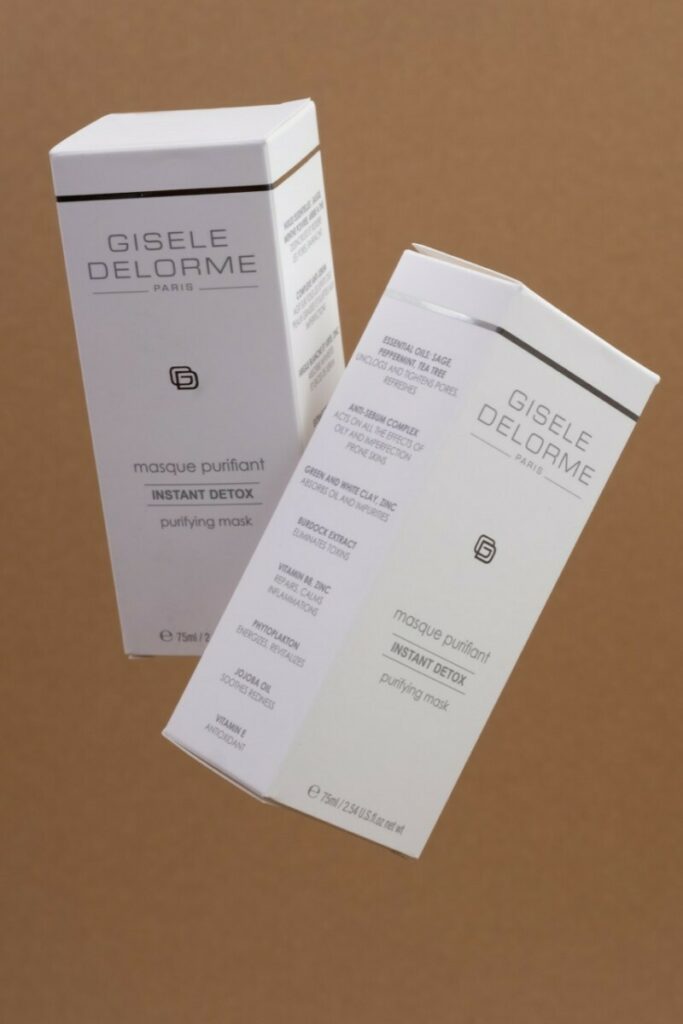 Packaging Cosmétique Masque Purifiant – Pantone Gris 431C – Pelliculage Soft touch – Dorure à chaud argent brillante et découpe.à la forme