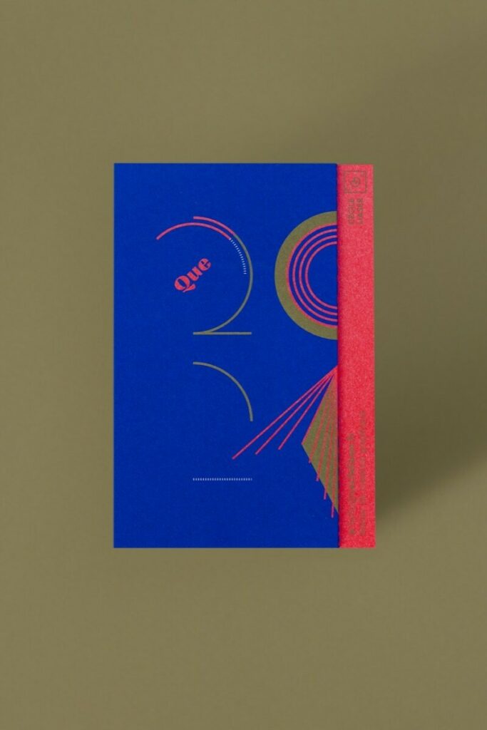 Cartes de voeux accordéons en Pantone Fluo Rouge 805U, Or 871, Bleu Reflex – 2 rainages en Z – Old Mill Premium White 300gr/m2