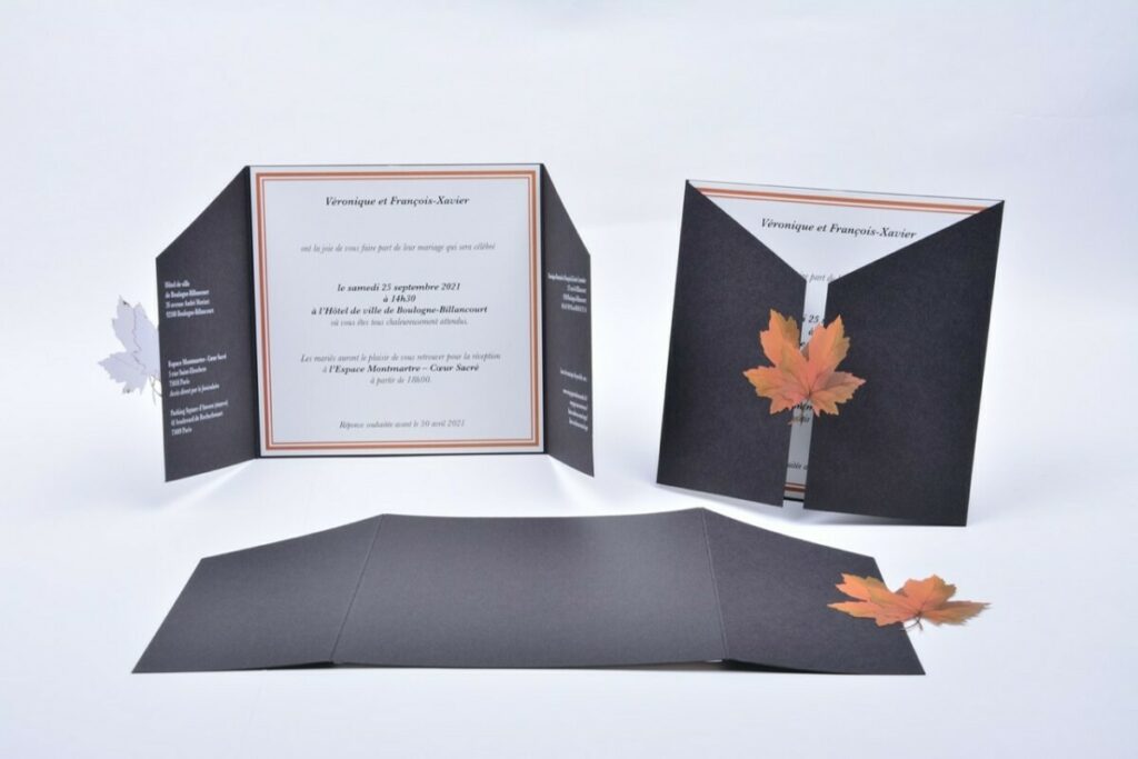 Faire-part de Mariage thème Automne – Pochette avec biseaux et fermeture en feuille d’arbre sur mesure en découpe laser