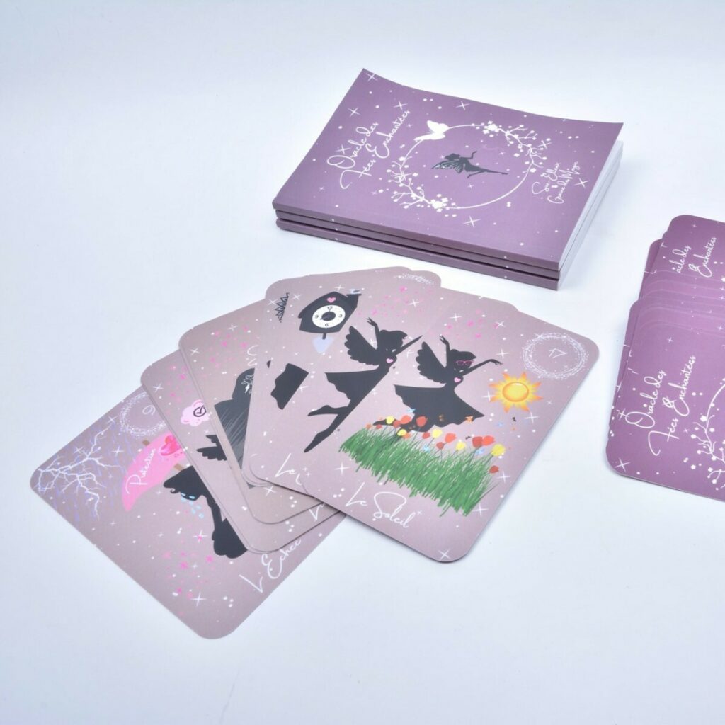 Jeu de cartes tarot Oracle Graine d’amour livre – Reliure dos carré collé – pelliculage mat – découpe de cartes angles arrondis