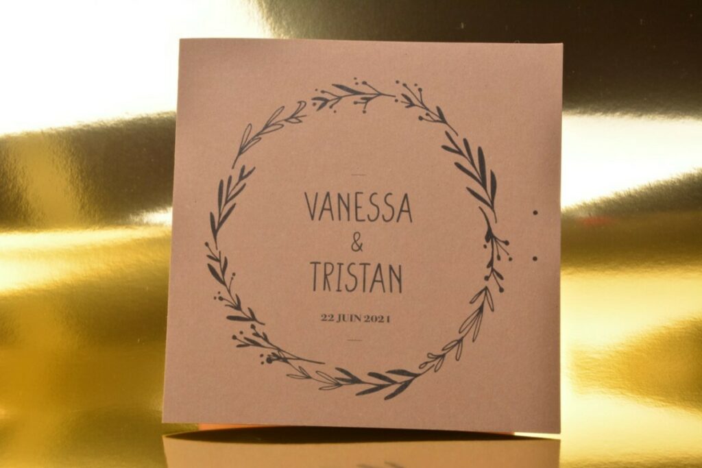 Faire-part de mariage couronne d’olivier sur Kraft en dépliant 4 pages avec impression noir numérique