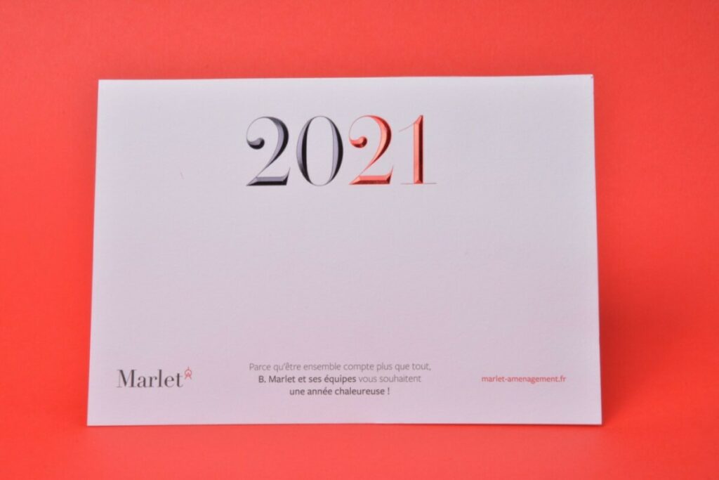 Carte de voeux 2021 haut de gamme avec dorure gablée en pointe de diamant bi couleur Noir et Rouge métal – Papier Pur coton cocaïne 350gr/m2 – Enveloppe sur mesure avec motifs en gaufrage