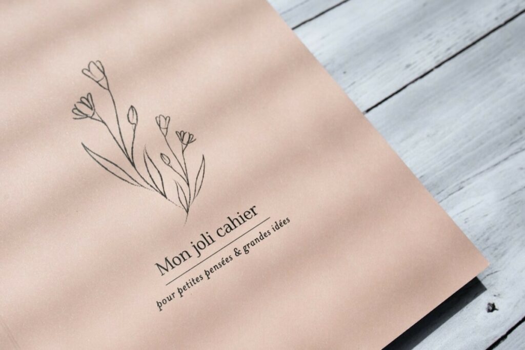 Carnet de notes Illustratrice nature rose poudré avec reliure dos carré collé – Couverture Woodstock Cipria 260gr/m2 et pages en papier recyclé Nautilus superwhite