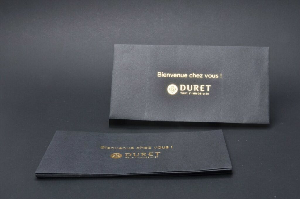 Enveloppes DL Noir avec logo en dorure à chaud OR pour Promoteur immobilier