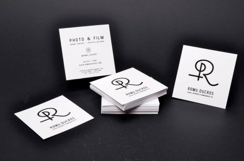 Cartes de visite carré pour photographe – Vernis 3D et pelliculage mat – couché mat 350gr/m2