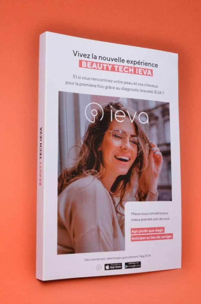 Dépliant beauté 4 pages avec découpe laser support pour pince à épiler – Couché Mat 300gr/m2