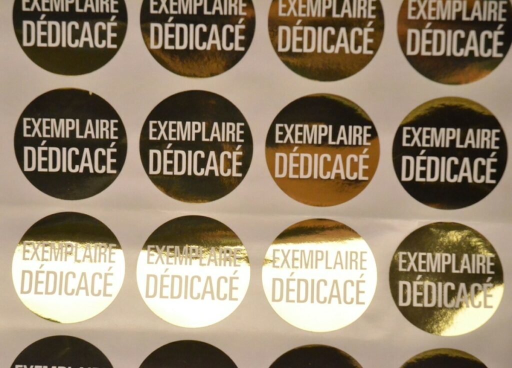 Planche de Stickers Exemplaire Dédicacé – Dorure numérique OR et Argent – Découpe laser mi-chair