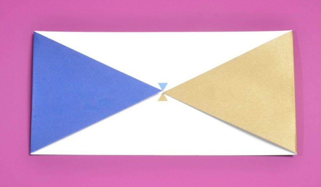 Carte de voeux Cabinet de conseil avec découpe triangle de précision – Pantone Bleu 072 et OR 872 – Découpe la la forme – Inuit Origine Blanc Glacier 400gr/m2