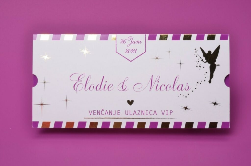 Pochette faire-part de mariage fée Clochette avec billet et coupon détachable – Violet et Or – Dorure numérique OR – Couché mat 350gr/m2