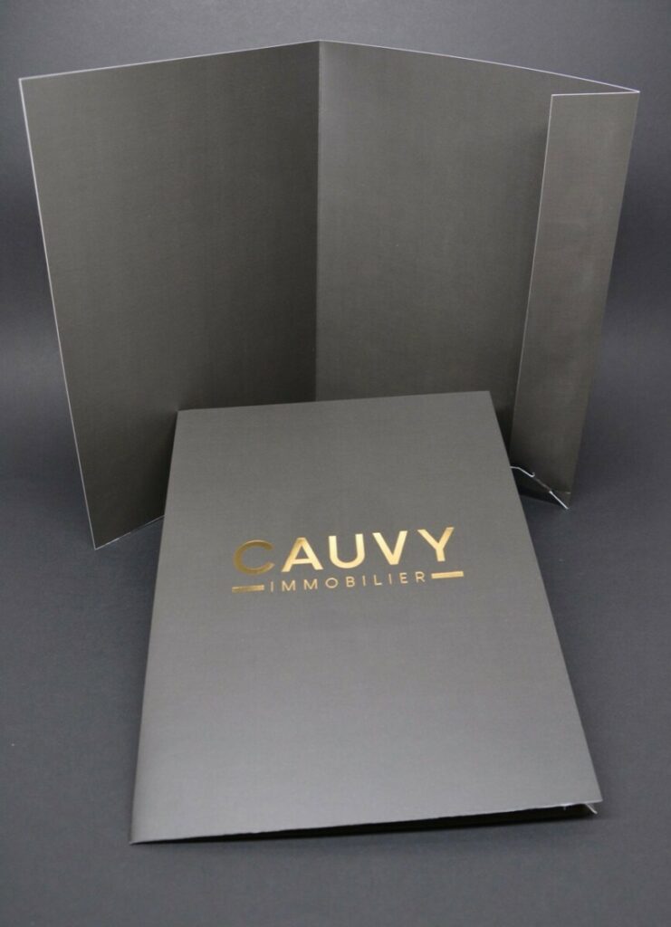 Chemise 2 volets avec dorure à chaud Or brillante pour  Agence Immobilière Prestige – Pelliculage Mat Recto Verso – Couché Mat 350gr/m2