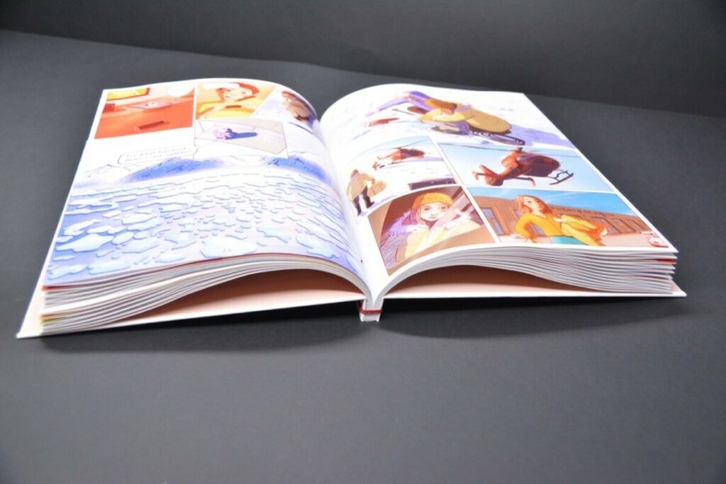 Book Bande dessinée pour projet de fin d’étude – Couverture rembordée rigide avec reliure Japonaise et pages pliées
