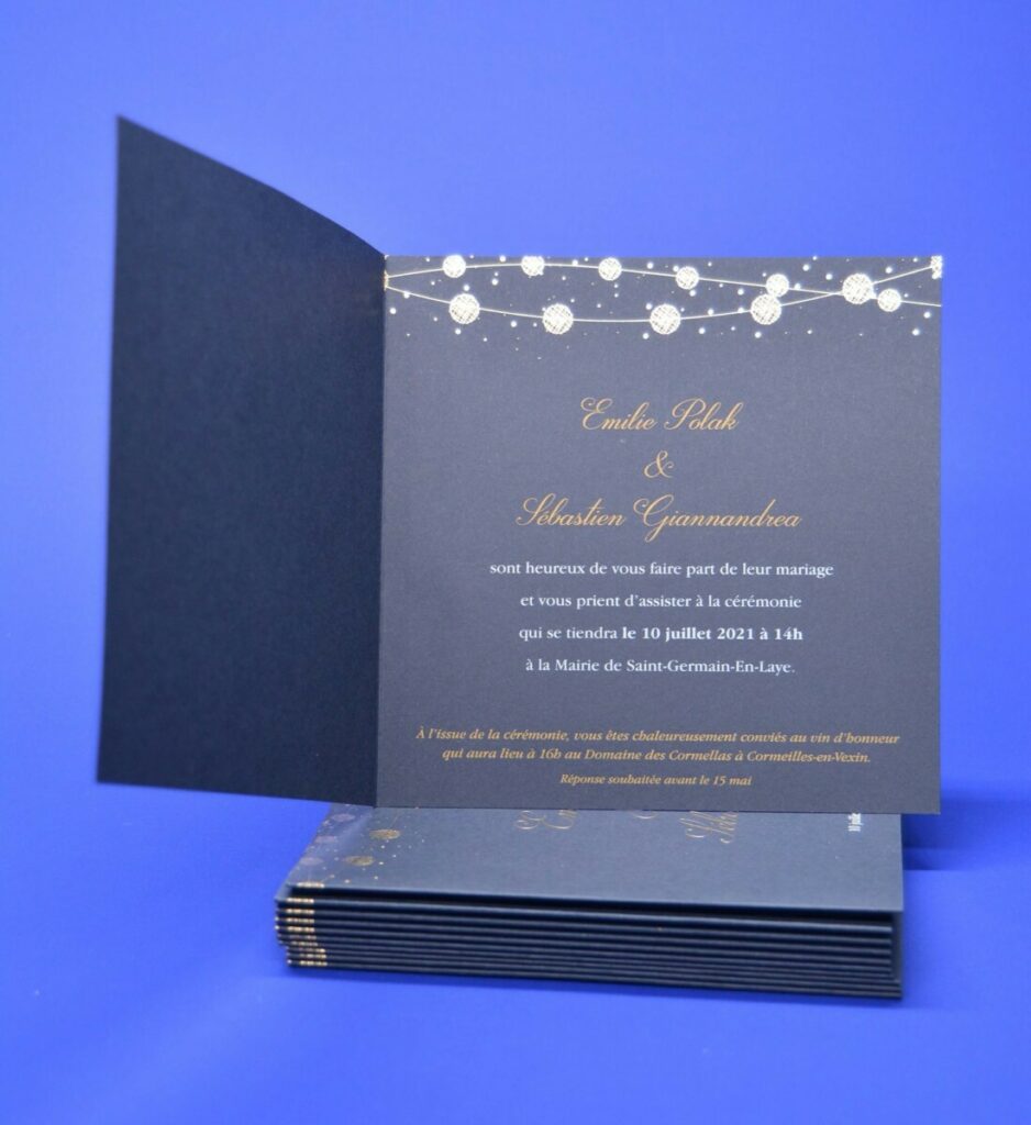 Faire-part lanternes dorées – Dorure à chaud  Or Brillant, Pantone OR 872 et impression blanche numérique – Sirio color dark blue 290 gr/m2