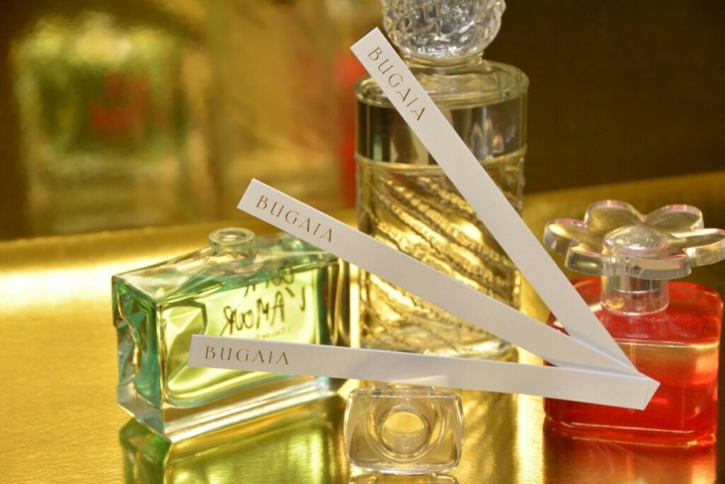 Touche parfum en dorure à chaud or brillant pour parfum d’intérieur – Carte à parfum 300gr/m2