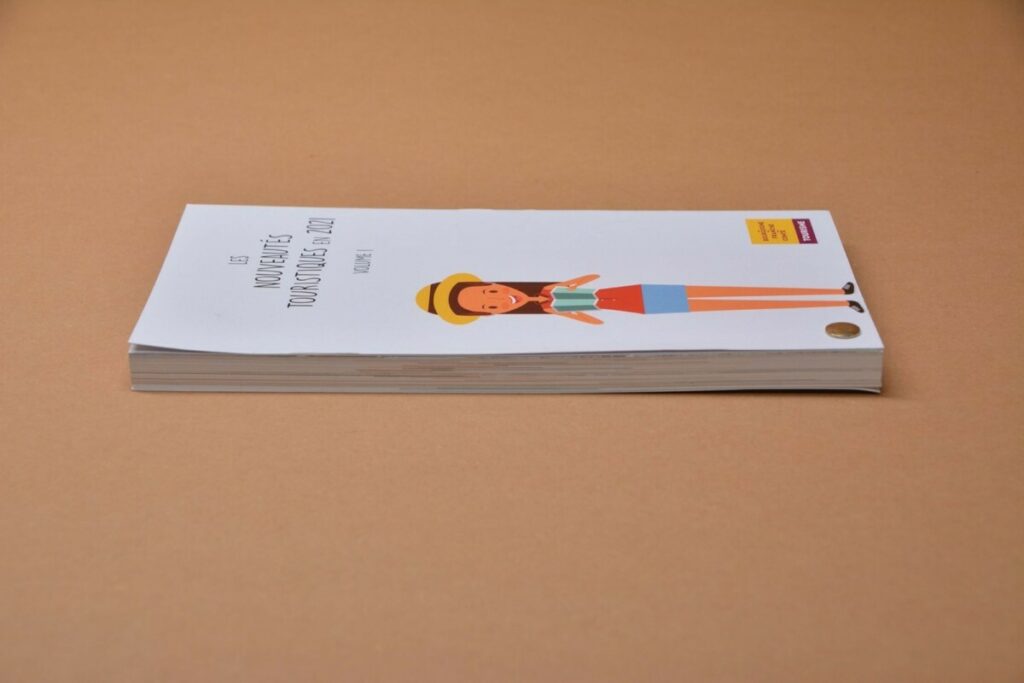 Guide touristique nuancier avec reliure par vis – couché mat 250gr/m2