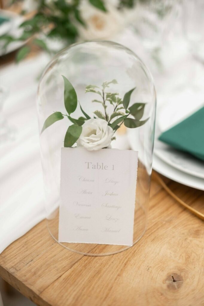 Papeterie de mariage gris et blanc sur papier pur coton avec découpe 4 bords frangés