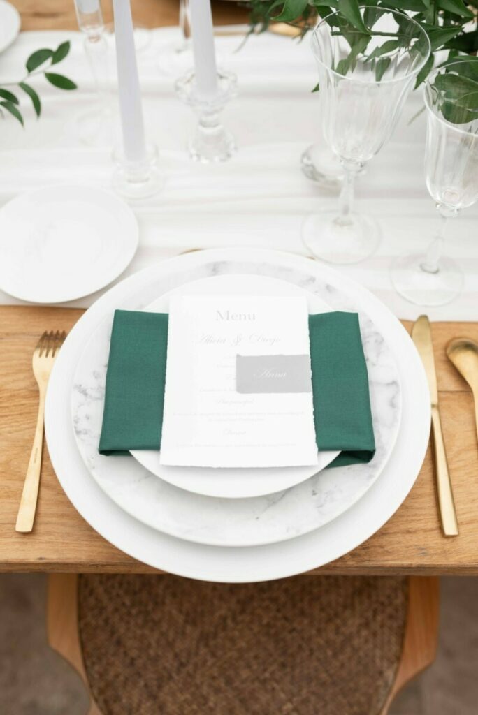 Menu de mariage impression grise sur papier pur coton 350gr/m2 avec découpe 4 bords frangés