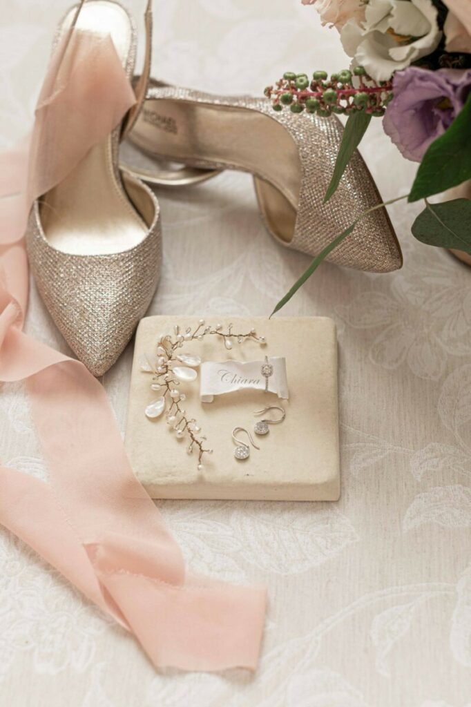 Marque place mariage roulés façon parchemin avec découpe bords frangés – Arches Expression blanc 250gr/m2
