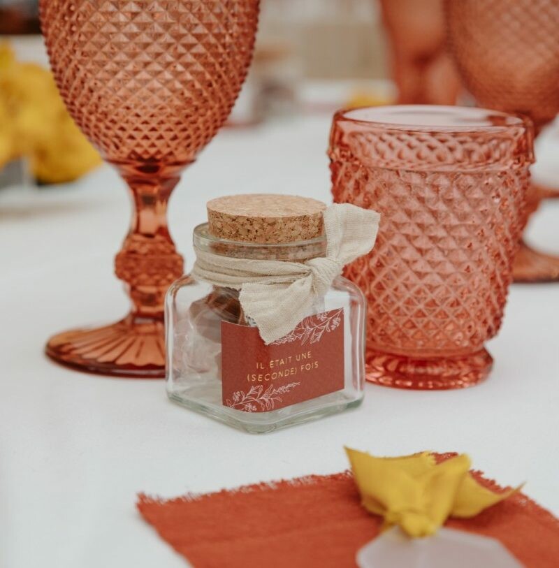 Etiquettes sur mesure burgundy pour cadeau de mariage bougie – impression numérique et dorure à chaud or mat – Tintoretto 140gr/m2