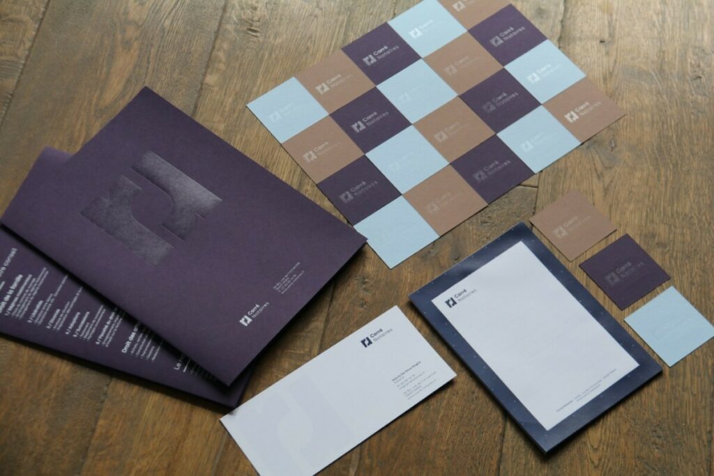 Papeterie complete pour notaires – cartes de visite, chemise et bloc note – Marquage à chaud Transparents – Colorplan 350gr/m2  Amethyst, Nubuck brown, Azure Blue