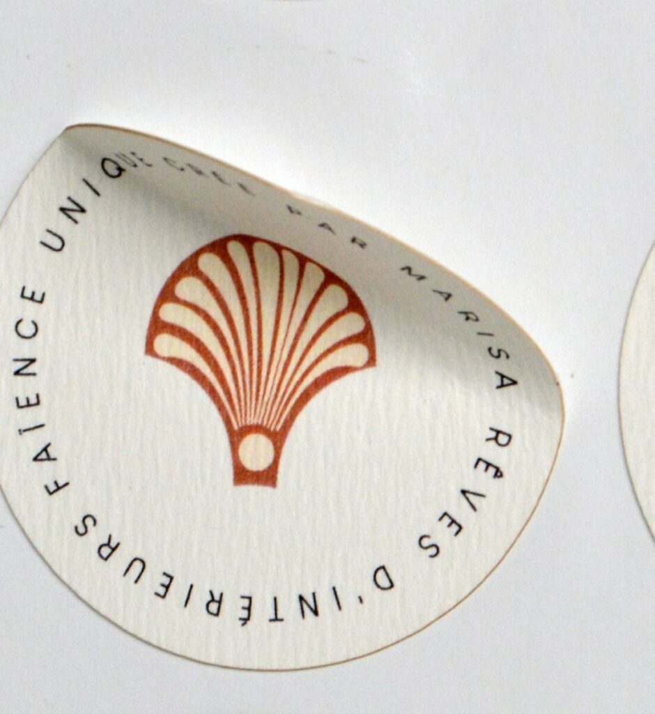 Planche de stickers sur mesure avec papier texturé – Rives tradition 170gr/m2 – Adhésif double face – Découpe laser mi-chaire ronde
