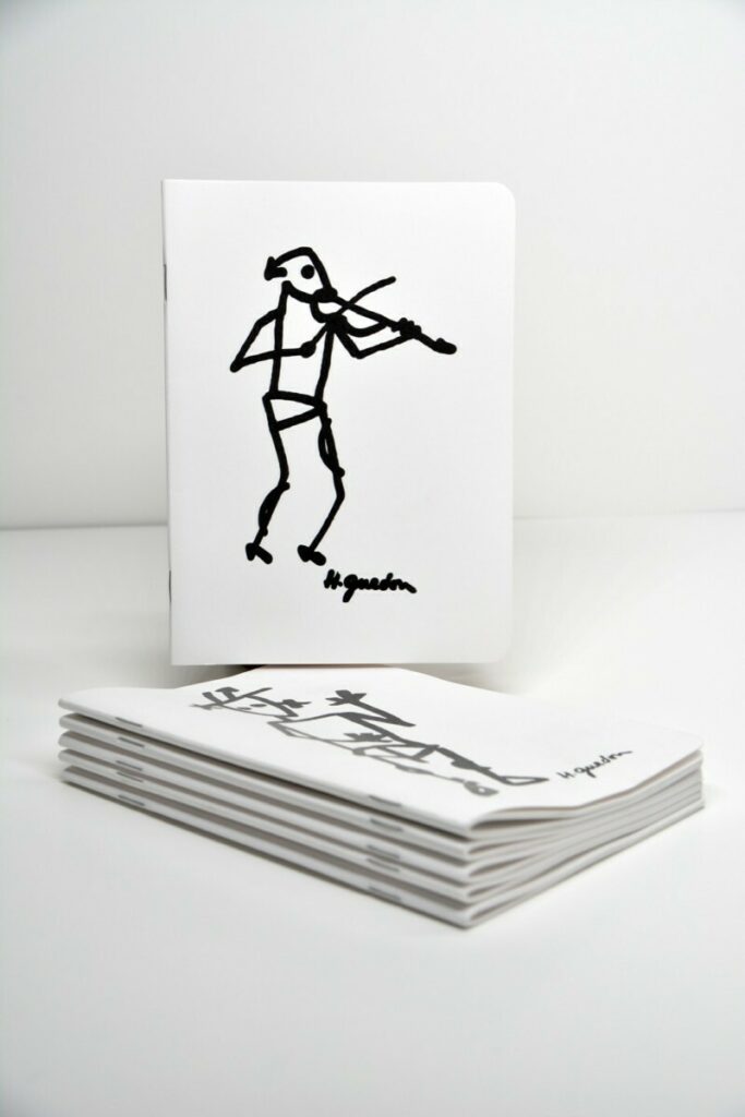 Carnet de notes 40 pages dessins d’artiste en noir et blanc –  Reliure avec 2 agrafes métal – 2 angles arrondis 9mm – Olin Regular 300gr/m2 et 80gr/m2