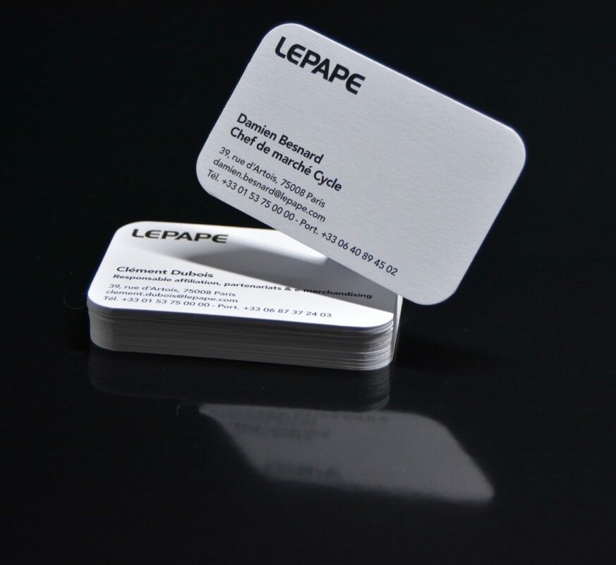 Cartes de visite spécialiste sportif – Impression numérique noir – Olin regular 400gr/m2 – Découpe 4 angles arrondis 9mm