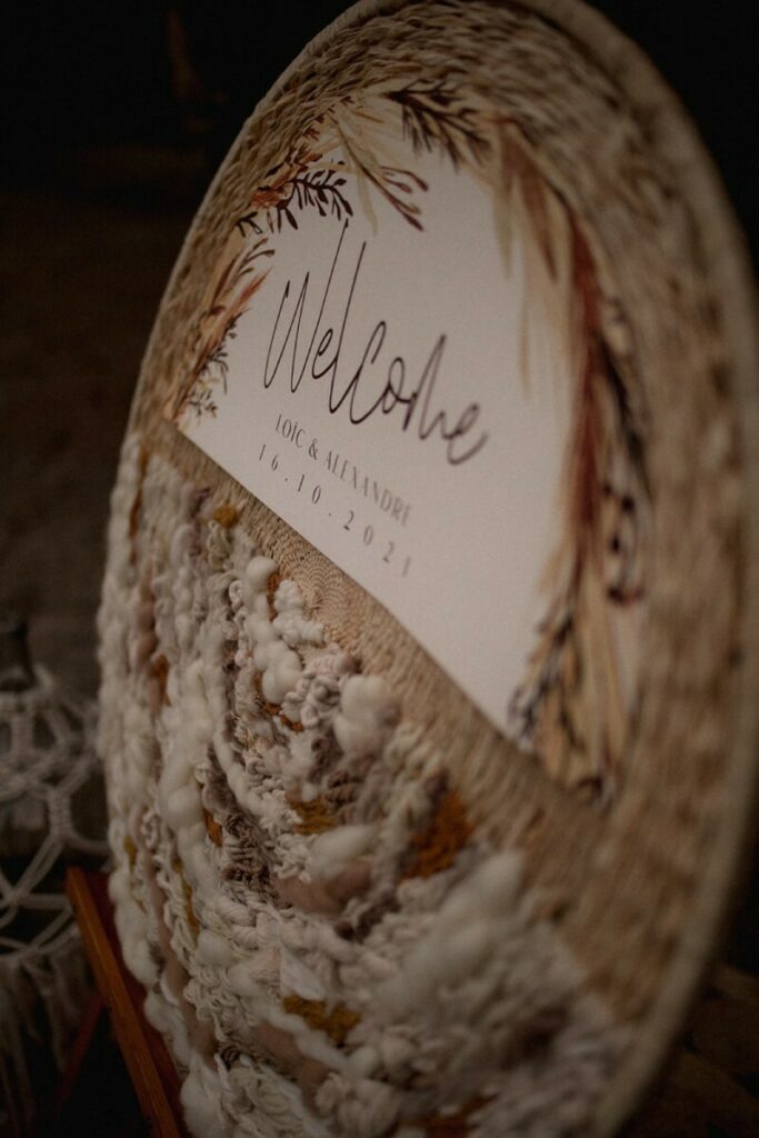Panneau de mariage circulaire bohème chic sur mesure avec papier recyclé Gmund Bio Cycle Wheat