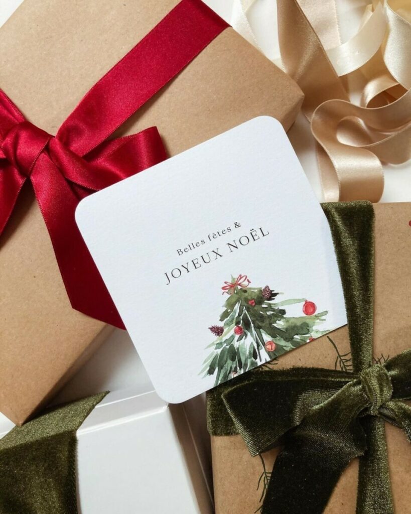 Cartes Messages Joyeux Noel sur papier de création – Création  pack 350gr/m2  – Colorplan midgreen impression blanche et découpe arrondie