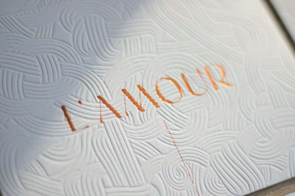 Carte de voeux avec guimauve, Marquage à chaud cuivre et débossage pur – Pur Coton 350gr – Projet Collaboratif