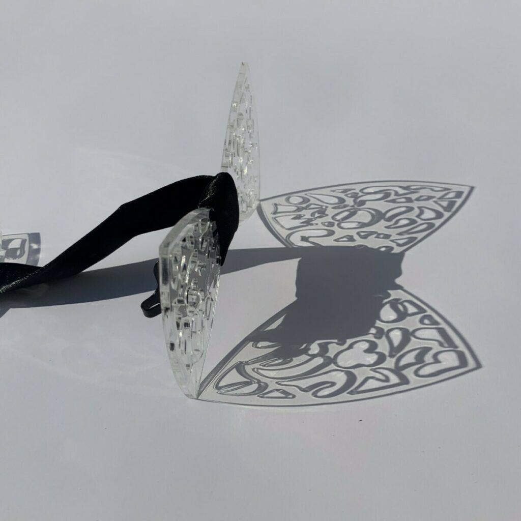 Noeud papillon en découpe laser sur Plexiglass transparent 3mm