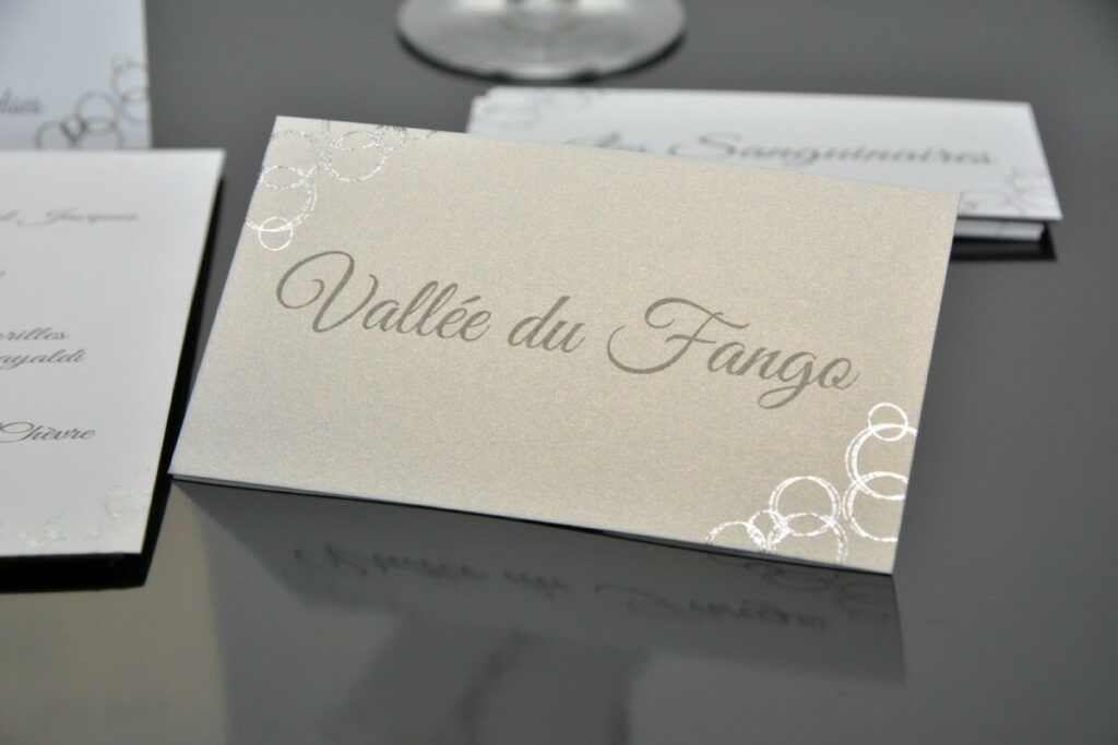 Nom de Table et Marque place – Dorure Numérique Argent Brilant – Papier Nacré Curious Metallics Perles Akoya 300gr/m2