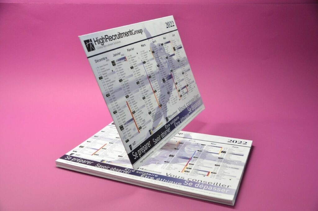 Calendrier rigide A4 rembordé sur carton 15/10eme