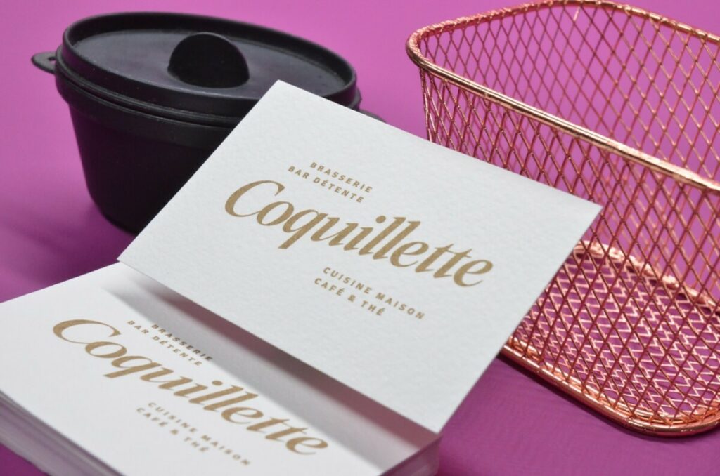 Cartes de Visite restaurant Coquillettes – Papier texturé Tintoretto Gesso 300gr/m2 – Impression Pantone OR872