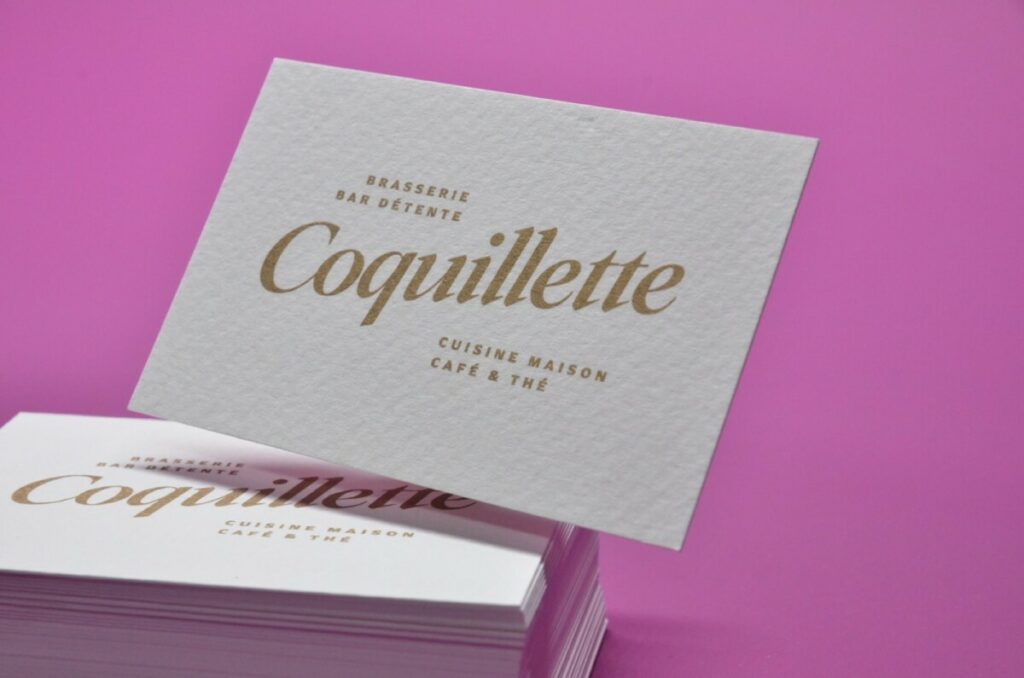 Cartes de Visite restaurant Coquillettes – Papier texturé Tintoretto Gesso 300gr/m2 – Impression Pantone OR872