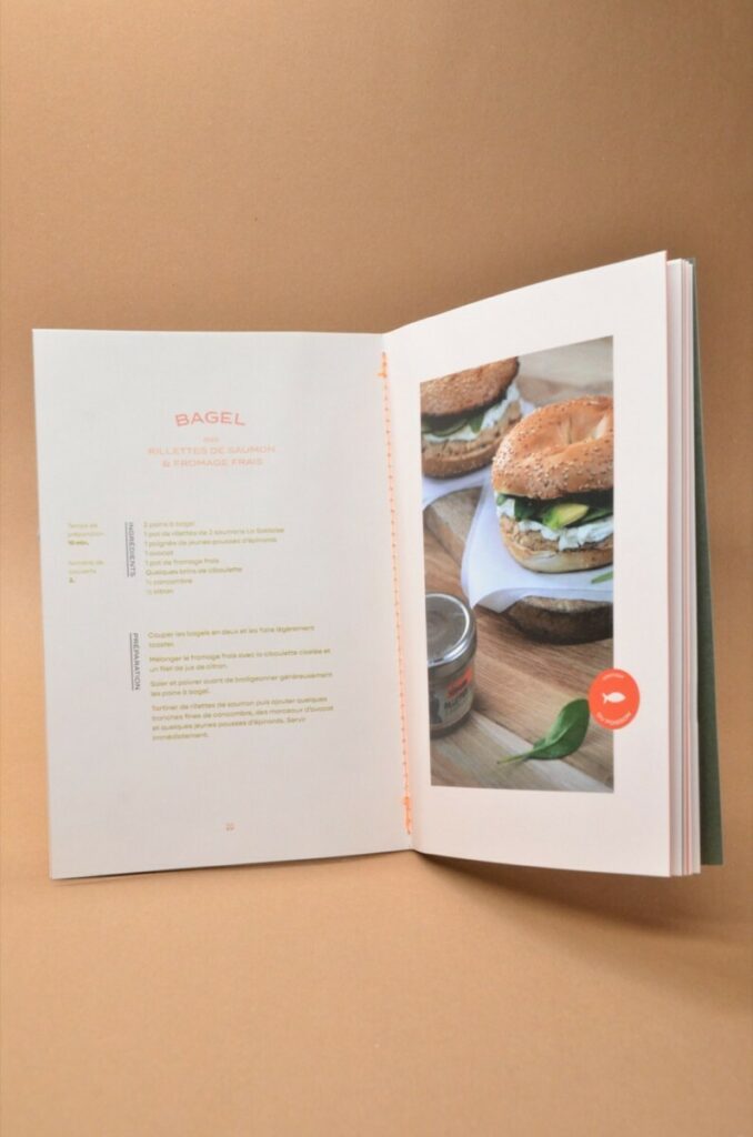 Cahier de recettes pour Conserverie – Reliure en couture Singer Orange fluo – Olin Regular Extra Blanc