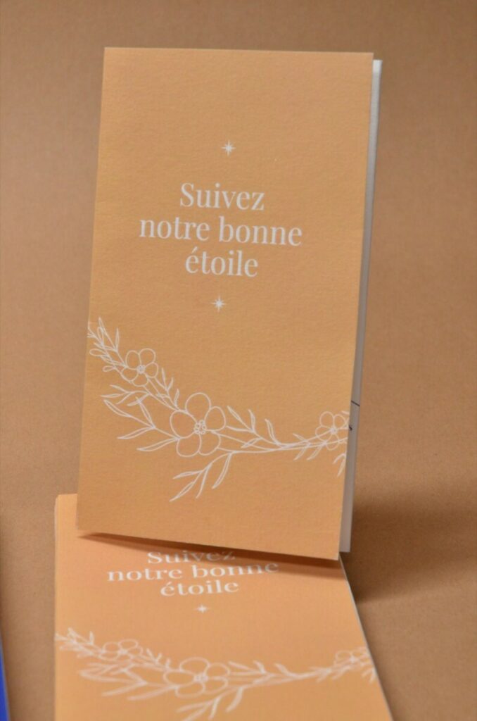 Programme Mariage 3 volets imitation Kraft avec pli portefeuille – Old Mill Premium White 250gr/m2