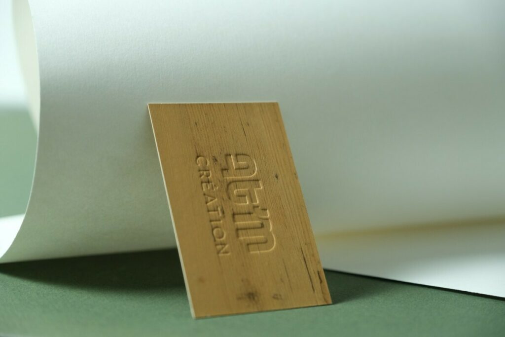 Cartes imitation bois pour ébéniste – Woodside Garden Pine 368gr/m2 – Débossage pur