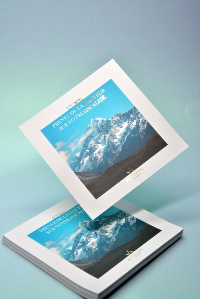 Carte de voeux montagnes carrée en dorure numérique or pour Avocat – Couché Mat 350gr/m2 – Pelliculage Mat