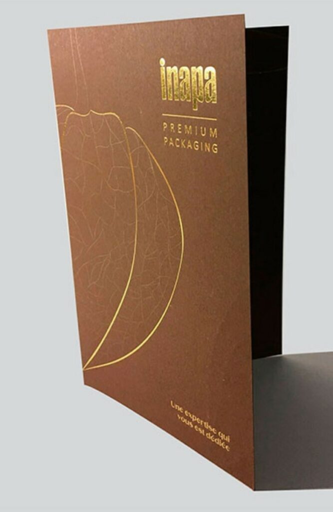 Plaquette de présentation Packaging deluxe – Papier recyclé Remake Autumn – Impression Pantone OR et Marquage à chaud OR brillant