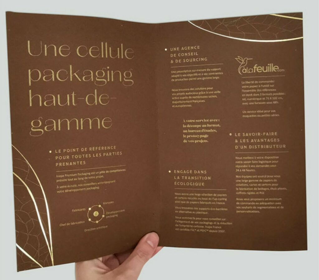 Plaquette de présentation Packaging deluxe – Papier recyclé Remake Autumn – Impression Pantone OR et Marquage à chaud OR brillant