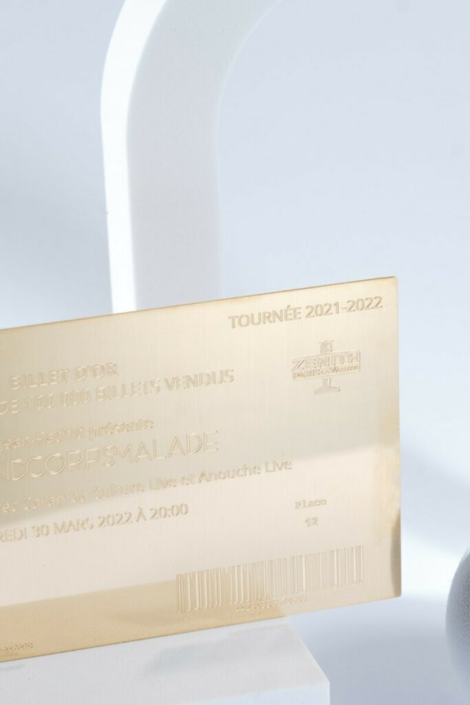 Véritable ticket d’or en laiton 1mm avec gravure numérique