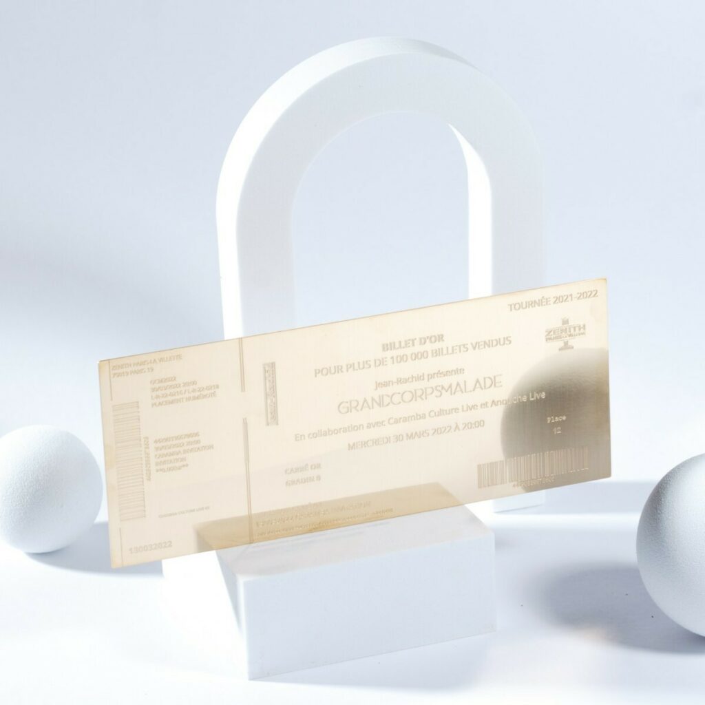 Véritable ticket d’or en laiton 1mm avec gravure numérique