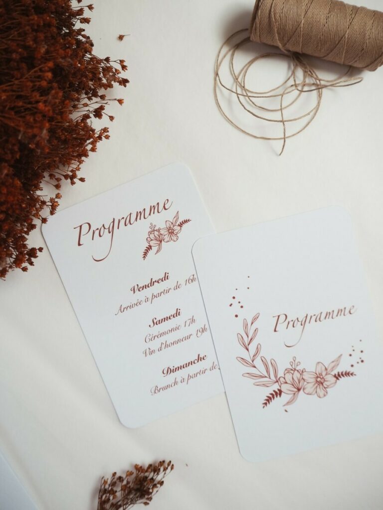 Faire-part de mariage dépliant avec carton petit plus sur papier texturé et Terracotta – Création pack 350g – Materica Terrarossa 360gr impression blanche numérique  – 4 Angles arrondis