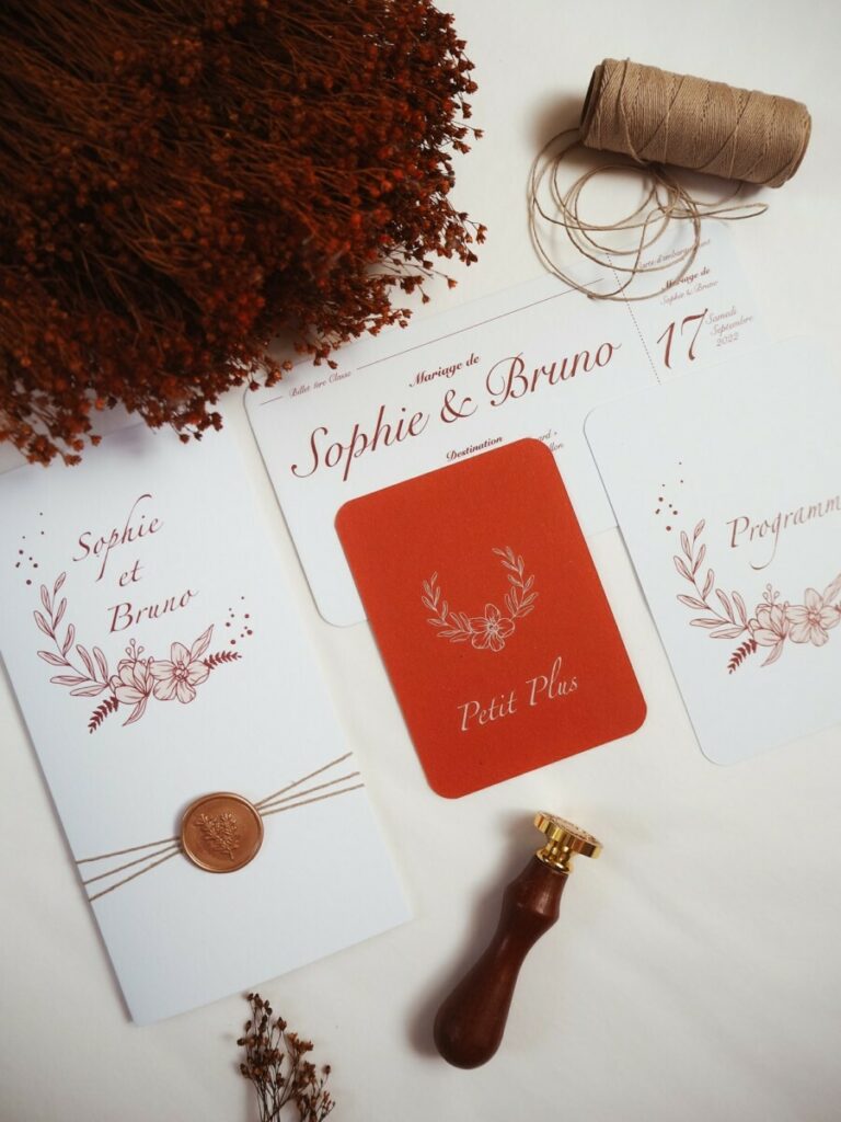 Faire-part de mariage dépliant avec carton petit plus sur papier texturé et Terracotta – Création pack 350g – Materica Terrarossa 360gr impression blanche numérique  – 4 Angles arrondis