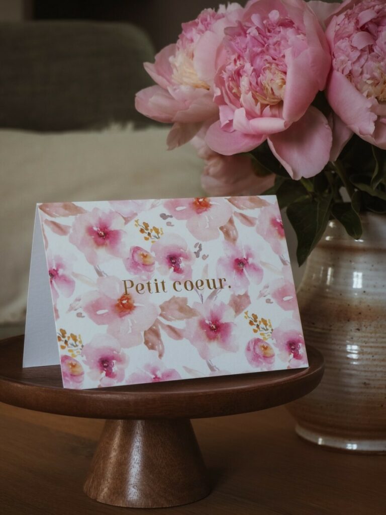 Cartes cadeau florales et motif vichy rose poudré – Dorure or brillante – Old Mill Premium White – Creation Pack 350gr