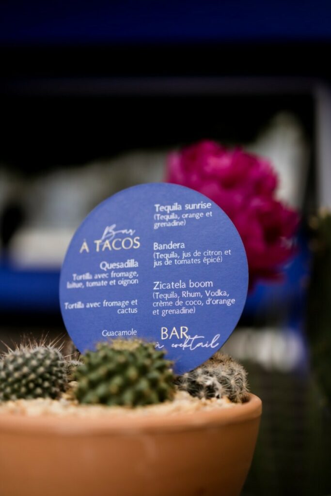 Menu de Mariage rond thème Azulejos – Olin extra blanc – Découpe numérique