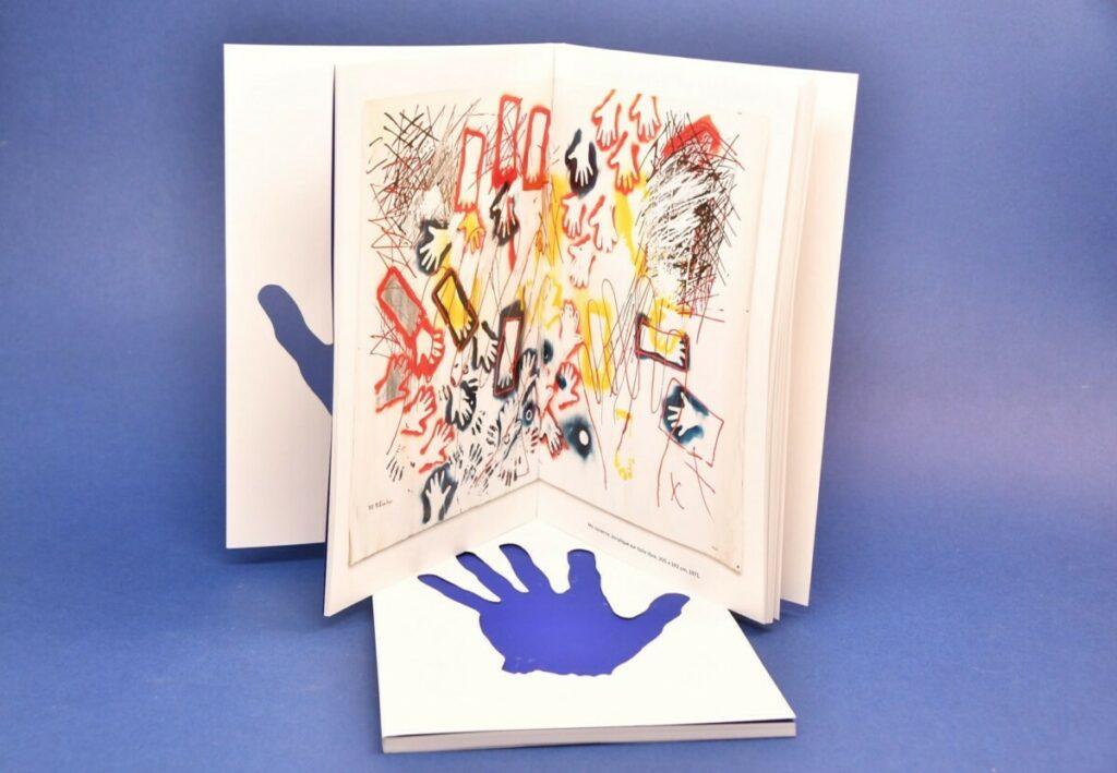 Livre numéroté la Main à l’oeuvre pour artiste – Effet texturé avec découpe laser de la couverture – Reliure Dos Carré collé